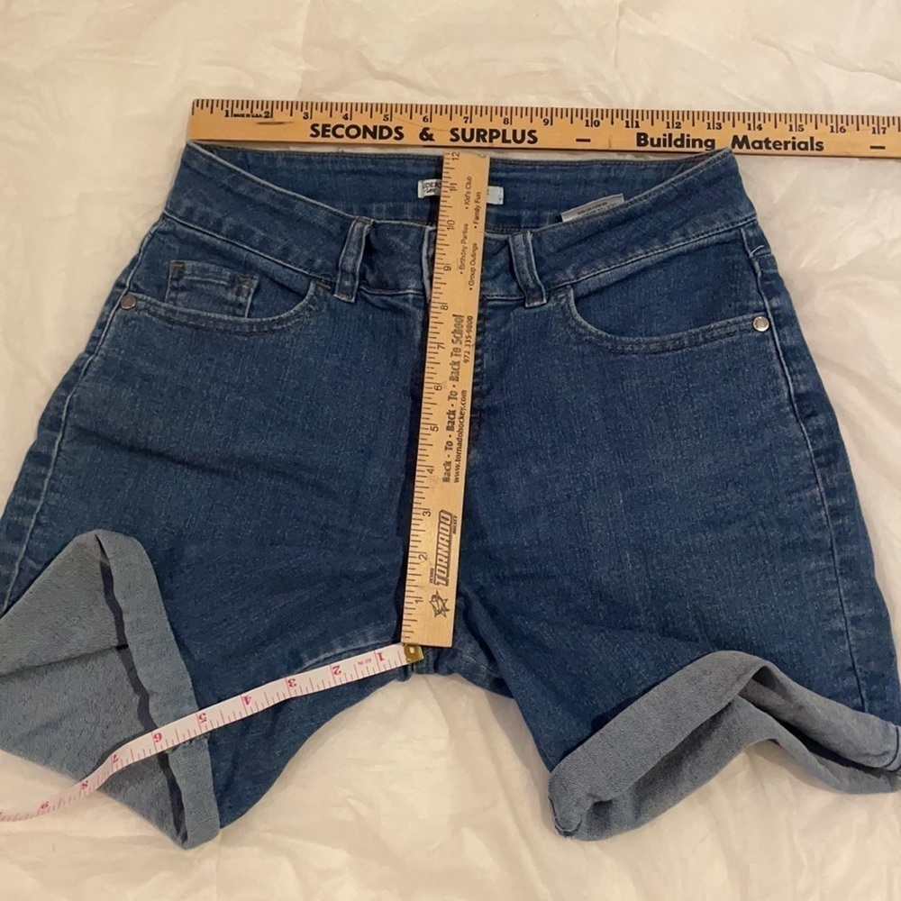 Lee Riders Mid Rise Jean Shorts - Picture 9 of 13